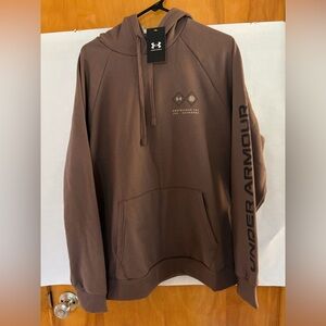 Under Armour Men’s Brown Pullover Hoodie with Sleeve Logo